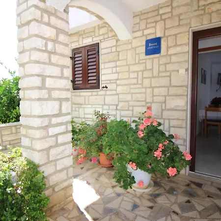 Apartment Leticija In Mit Parkplatz